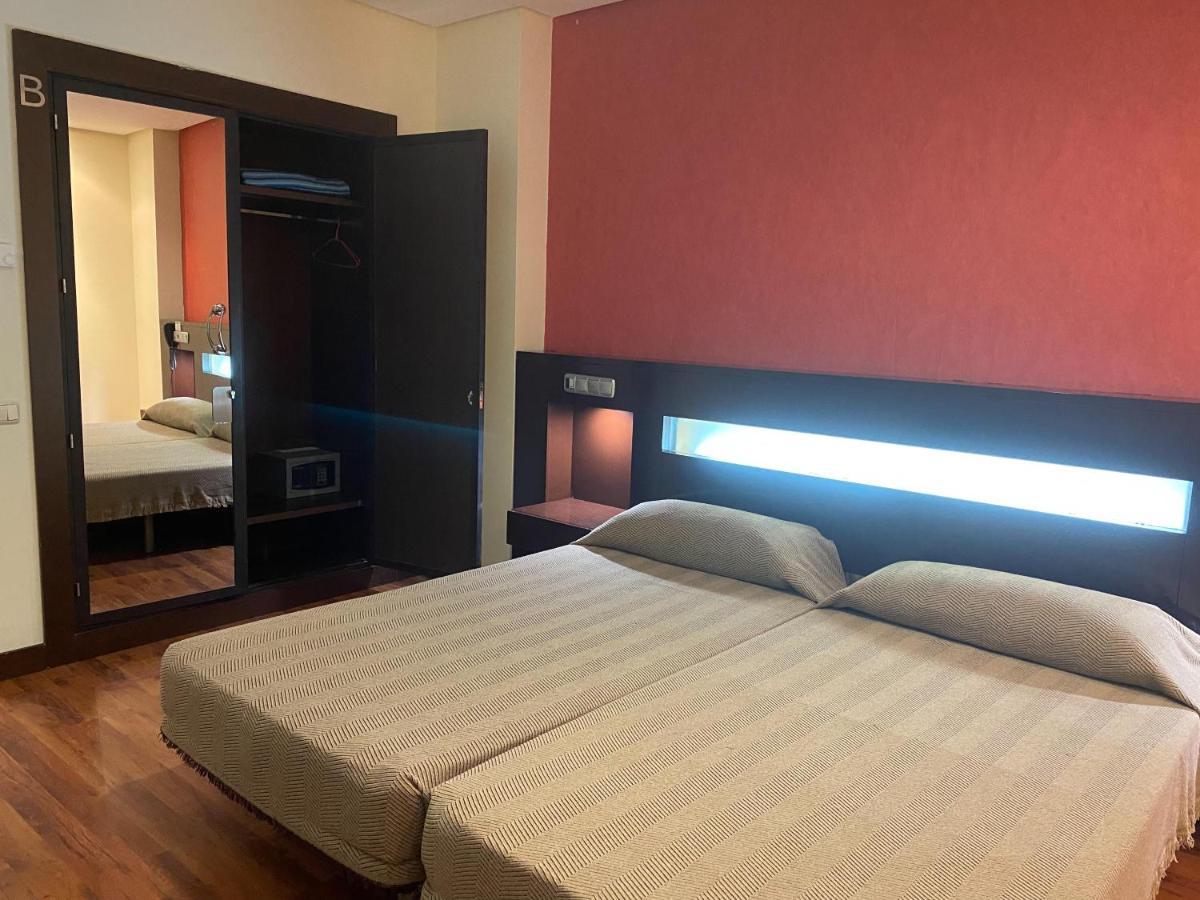La Cantueña-adults Only 3*